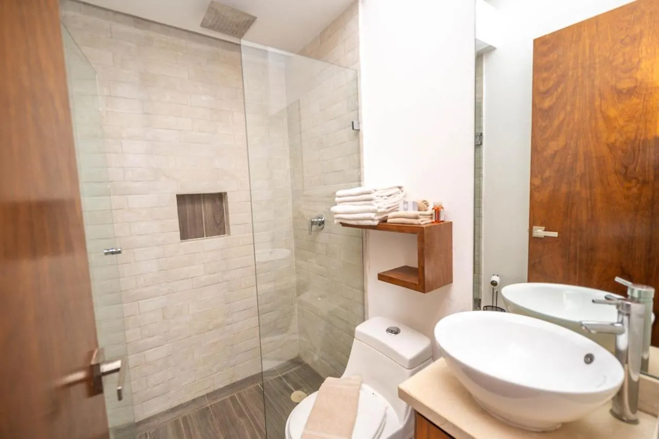 404 Vanessa - Modern Apt Ideal For A Couple, Centrally Located Near The Beaches Playa del Carmen Meksika